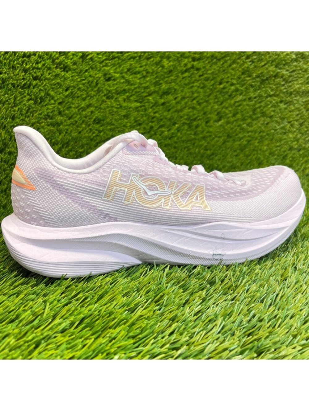 Hoka One One Mach 7 Womens Size 9.5 Lilac Cream Athletic Running Shoes Sneakers
